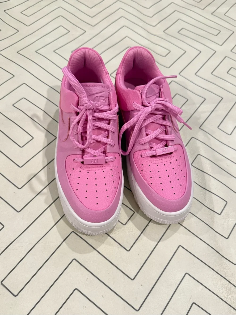 Nike Air Force 1 Sage Low 'Psychic Pink Sneakers
